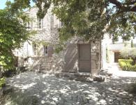 <br>The shady courtyard before the kitchen